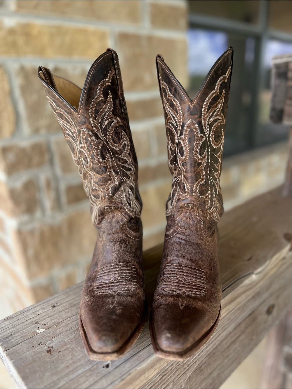Shyanne Brown Embroidered Leather Lace-Up Western Boots - Women 6.5 B
OG4020